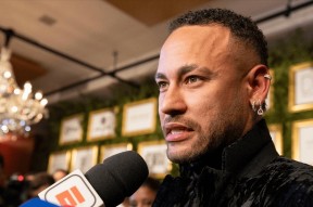 YY体育-关于内马尔迎来十赛季高光表现，湖人球迷沸腾！的信息