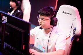 易游体育-关于Uzi赛事官方发布回归赛场新规，皇家马德里争议不断！的信息